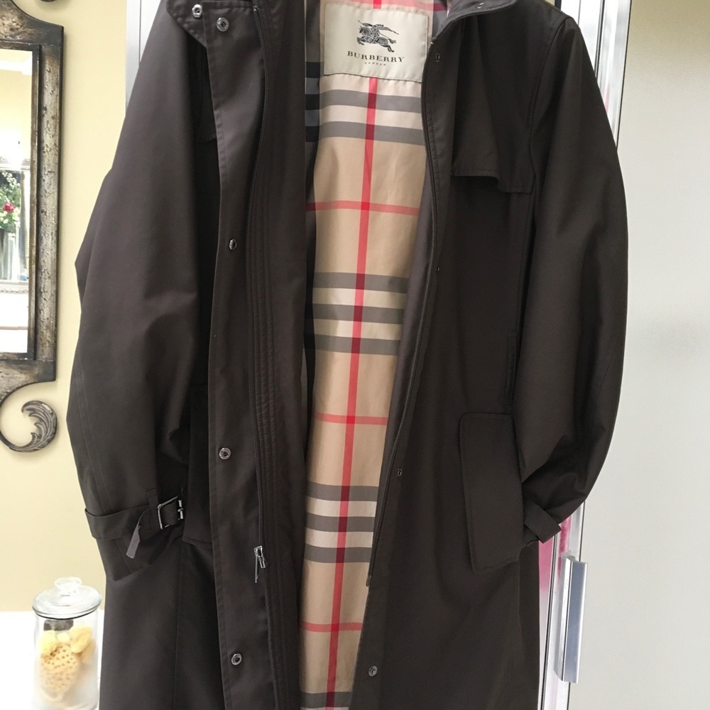 Authentic  Classic Burberry spring coat